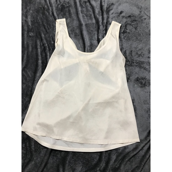 White Bow-Back Detail Tank 🎀 - Picture 3 of 5